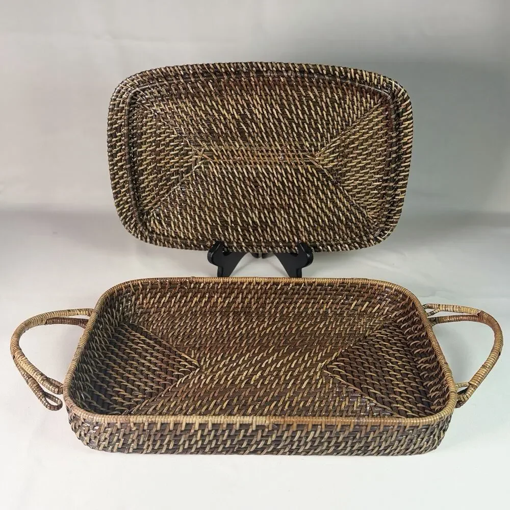 Gorgeous Vtg Woven Rattan Casserole Carrier Basket w/ Lid Two-Tone Wicker 9x13